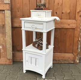 Nachtkastje wit brocante met lade VERKOCHT