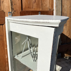 Vitrine kast wit sier hoek pronk GERESERVEERD