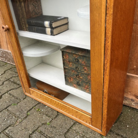 Vitrine kast origineel sier wand pronk VERKOCHT