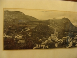 Lourdes prent fraai in lijst Basilique