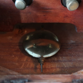 Klok wandklok hout origineel met sleutel