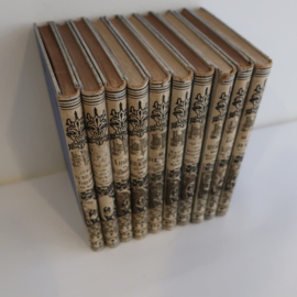 Set 10 oude boeken decoratie breed 18 cm VERKOCHT