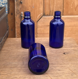 Fles flesje vaas glas blauw origineel 9 cm