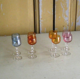 Likeur glaasjes gekleurd glas kristal VERKOCHT