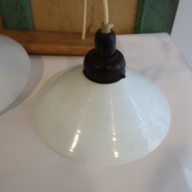 Hang lamp gang hal 1930 melkglas VERKOCHT