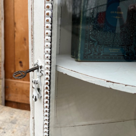 Vitrine kast wit sier hoek kastje VERKOCHT