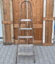 Oude trap ladder schilderstrap metaal VERKOCHT