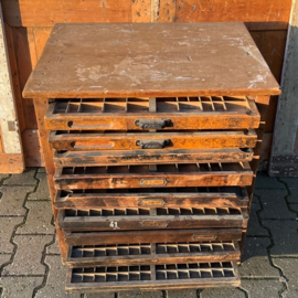 Letterbakken kast drukkerij zetletters VERKOCHT