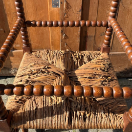 Hoekstoeltje hout origineel gevlochten zitting