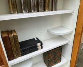 Vitrine kast origineel sier wand pronk VERKOCHT