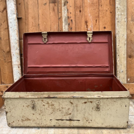 Verhuiskist metaal hutkoffer origineel beige