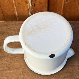 Maatbeker 2 liter emaille brocante wit rand zwart