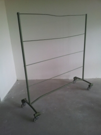 Kledingrek metaal groen 170 cm vintage retro winkelrek VERKOCHT