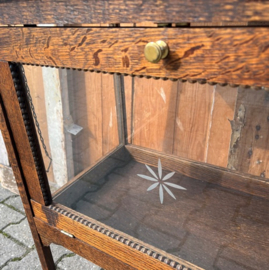 Theekast vitrinekast pronk servies VERKOCHT