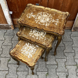 Bijzettafel brons Italiaans Florentijns 3 stuks