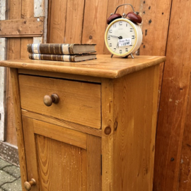 Hal kast nachtkastje grenen 74 cm VERKOCHT