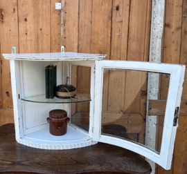 Vitrine kastje wit sier hoek pronk VERKOCHT
