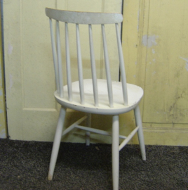 Stoel eetkamer creme wit hout brocante spijlen VERKOCHT