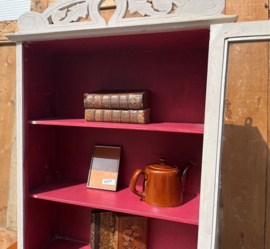 Vitrine kast pronk sier wand boeken VERKOCHT