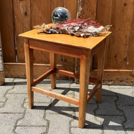 Kruk bijzettafel hout origineel 39 x 30 x 45 cm