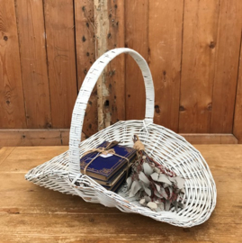 Lektuurmand riet wit rotan tijdschrift VERKOCHT