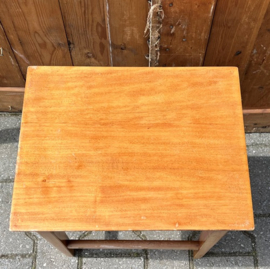 Kruk bijzettafel hout origineel 39 x 30 x 45 cm