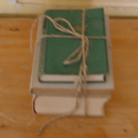 Oude boeken stapeltje decoratie