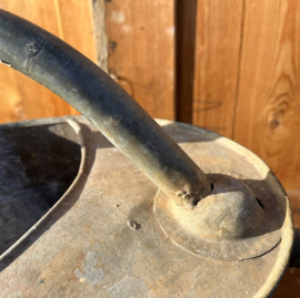 Gieter zink lengte 40 cm hoogte 52,5 cm origineel