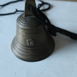 Bel metaal nr. 12 hoogte 9,5 Ø 8,5