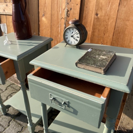 Nachtkastje groen 70 cm bijzet VERKOCHT