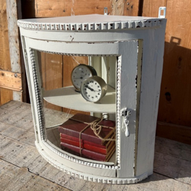 Vitrine kastje wit sier hoek pronk kast