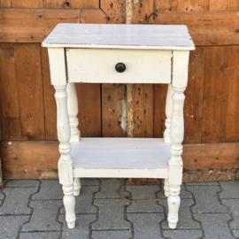Halkast nachtkastje wit brocante VERKOCHT