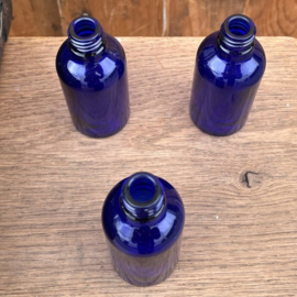 Fles flesje vaas glas blauw origineel 9 cm