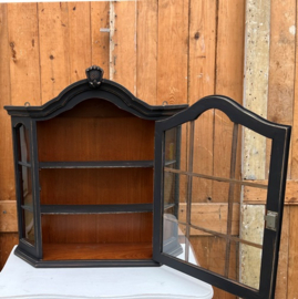 Vitrine kast zwart sier wand pronk VERKOCHT