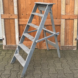 Oude houten trap ladder schilderstrap VERKOCHT