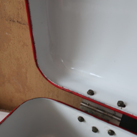 Broodtrommel emaille rood origineel 48 cm