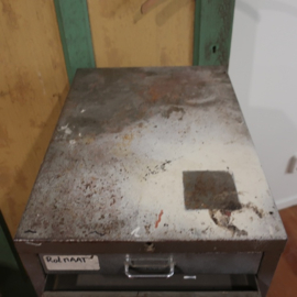 Ladekast metaal 9 laden barnfound VERKOCHT