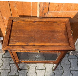 Theekast vitrinekast pronk servies VERKOCHT
