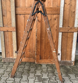 Oude houten trap ladder schilderstrap VERKOCHT