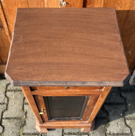 Nachtkastje hout Frankrijk 76,5 cm hoog