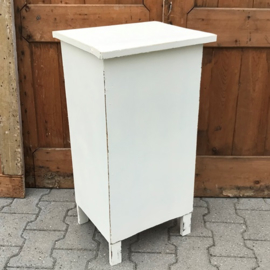 Nachtkastje wit brocante met lade VERKOCHT