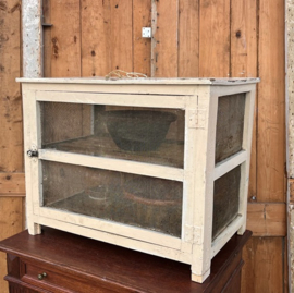 Vliegenkast beige kast voorraad VERKOCHT