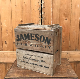 Kist krat Jameson Irish Whiskey hout VERKOCHT
