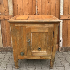 Koelkast koelmeubel  ijskast hout antiek