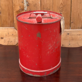 Olie blik Esso petroleum drum metaal rood
