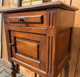 Nachtkast Frankrijk hal kastje VERKOCHT