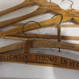 Kleerhanger hout antiek Rijswijk Andijk Alkmaar