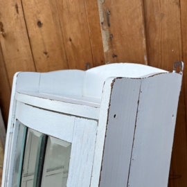 Vitrine kast wit sier kastje wand VERKOCHT
