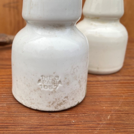 Isolator porselein wit spanning elektra