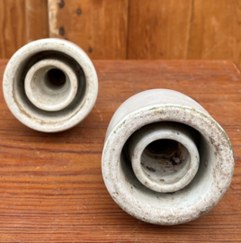 Isolator porselein wit spanning elektra